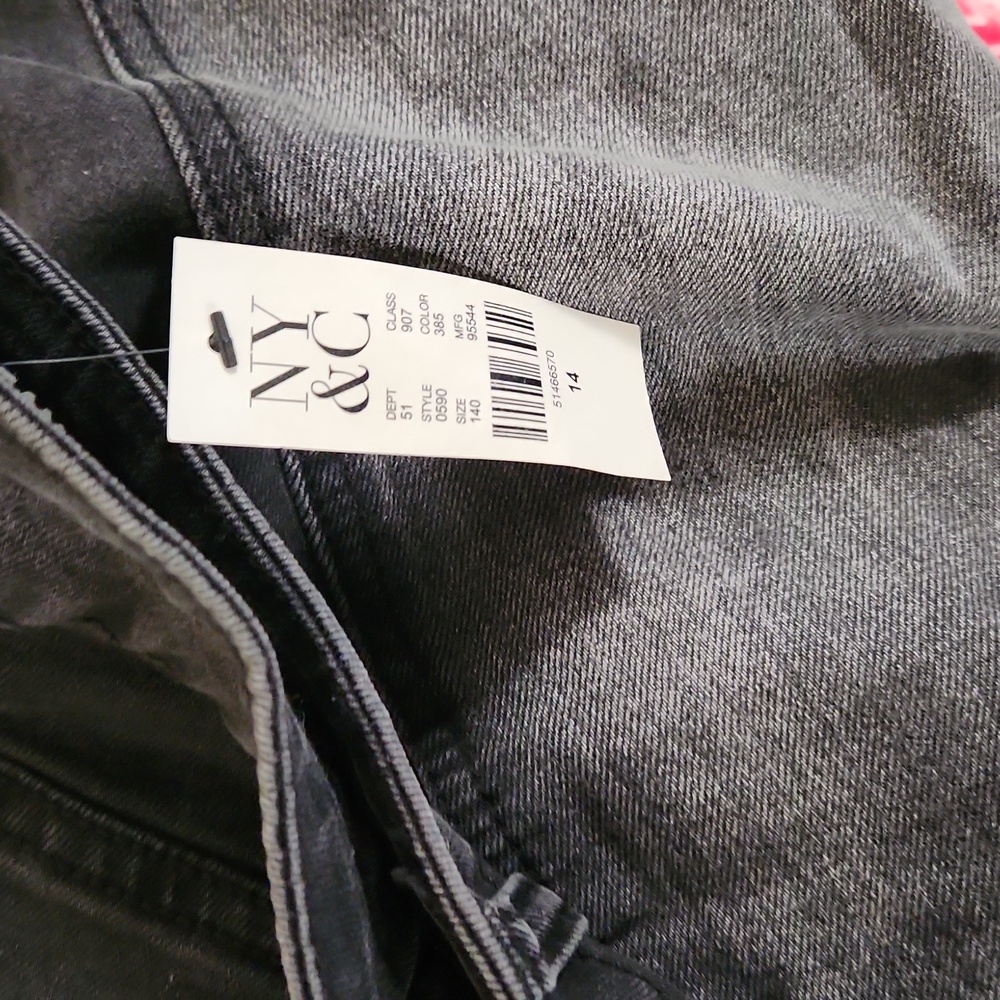 Jeans - Picture 2 of 4